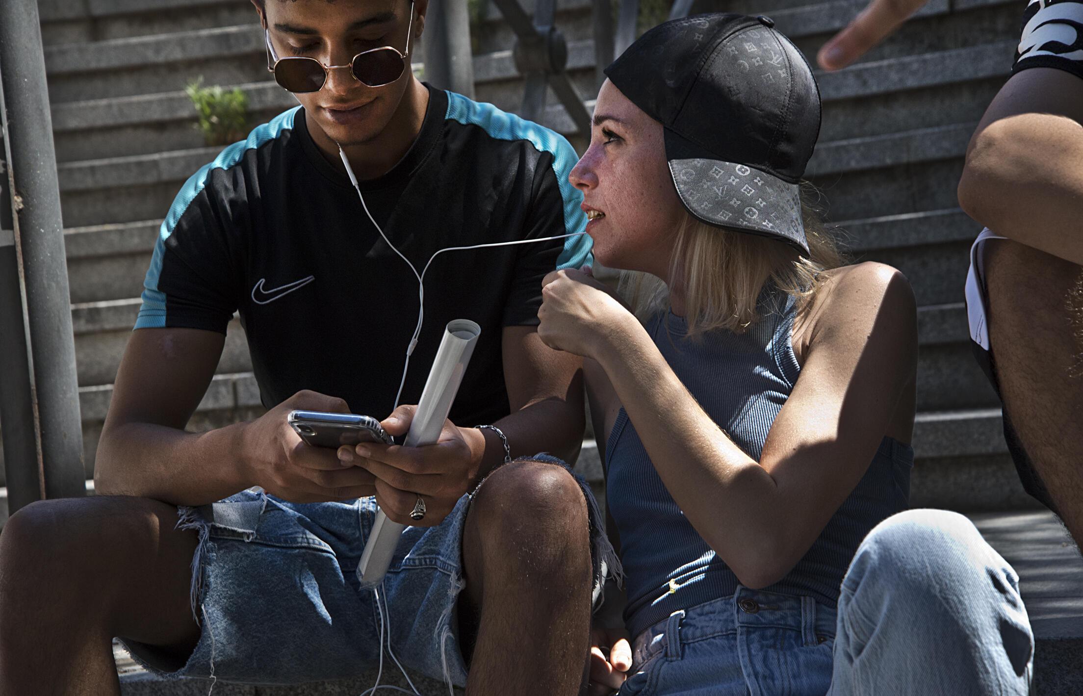 Imatge d'una parella de joves