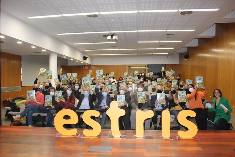 La revista Estris, referent del lleure educatiu, celebra 50 anys