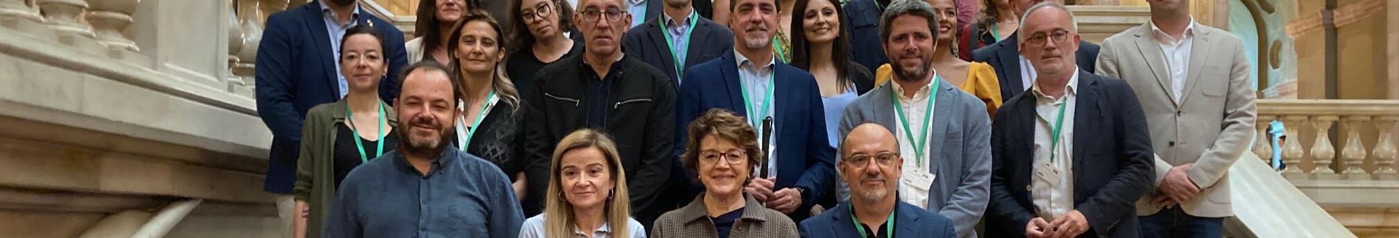 Foto de família a l'escala d'honor del Parlament: Inici tramitació de la Llei del Tercer Sector Social de Catalunya