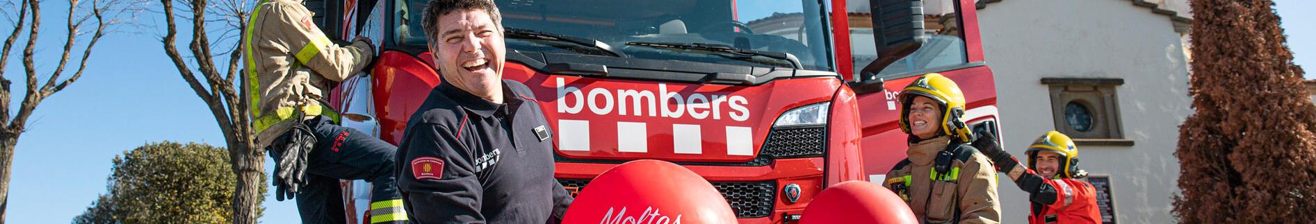 Imatge grup de bombers de la campanya de donació de sang