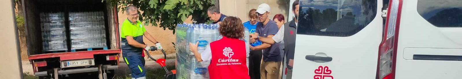 Imatge Càritas València amb material per a les persones afectades pel DANA