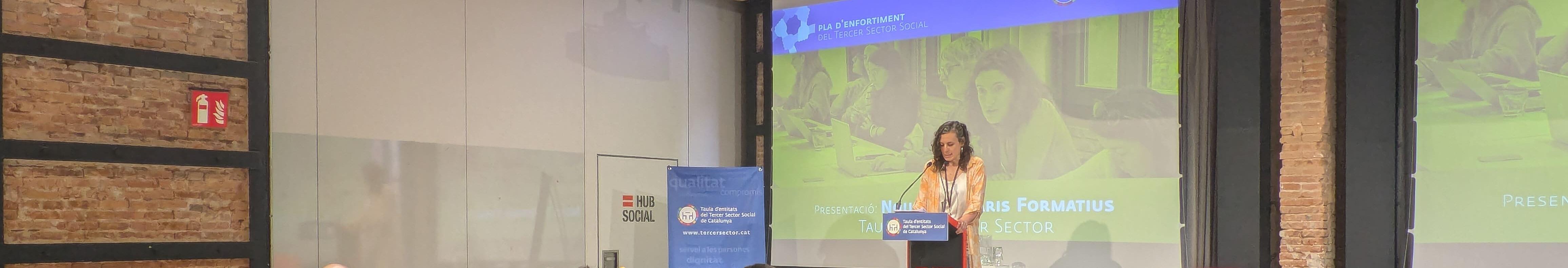 Imatge acte de presentació dels nous itineraris formatiu amb acompanyament de la Taula