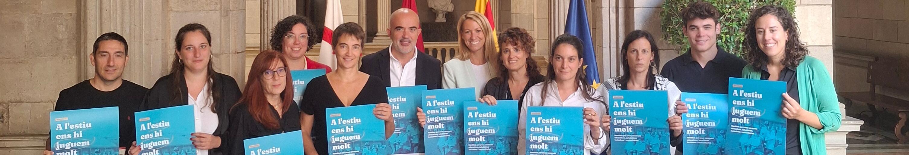 Imatge representats de la PINCat i l'Aliança Educació 360 a l'Ajuntament de Barcelona