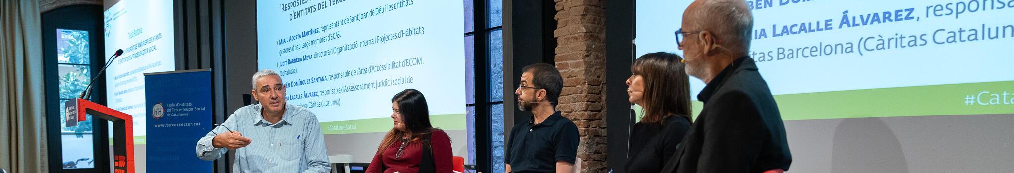 Imatge de la taula rodona del debat Catalunya Social sobre habitatge i respostes del tercer sector social