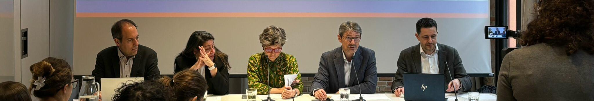 Representants d'entitats socials a la roda de premsa sobre sensellarisme