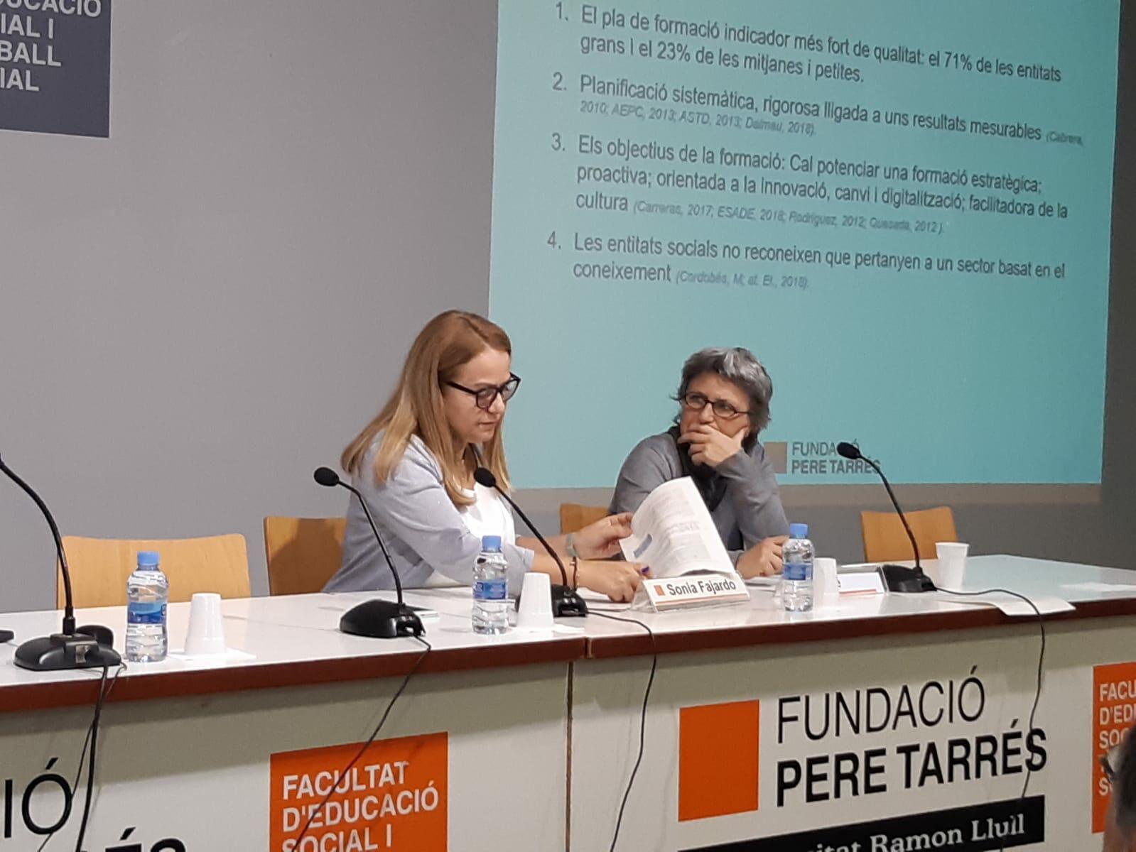 Fotografia de la presentació de l'informa a la Fundació Pere Tarrés