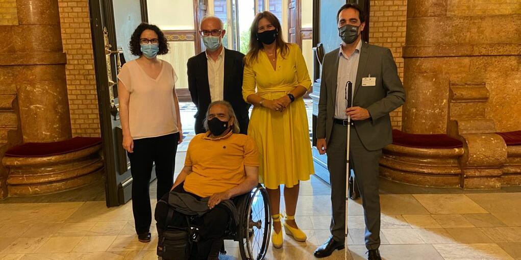 Reunió de la delegació de COCARMI amb la presidenta del Parlament Laura Borràs