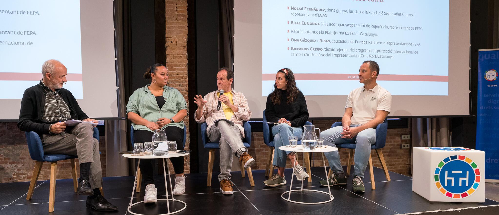 Imatge de la taula d'experiències del debat Catalunya Social sobre els discursos d'odi i l'extrema dreta
