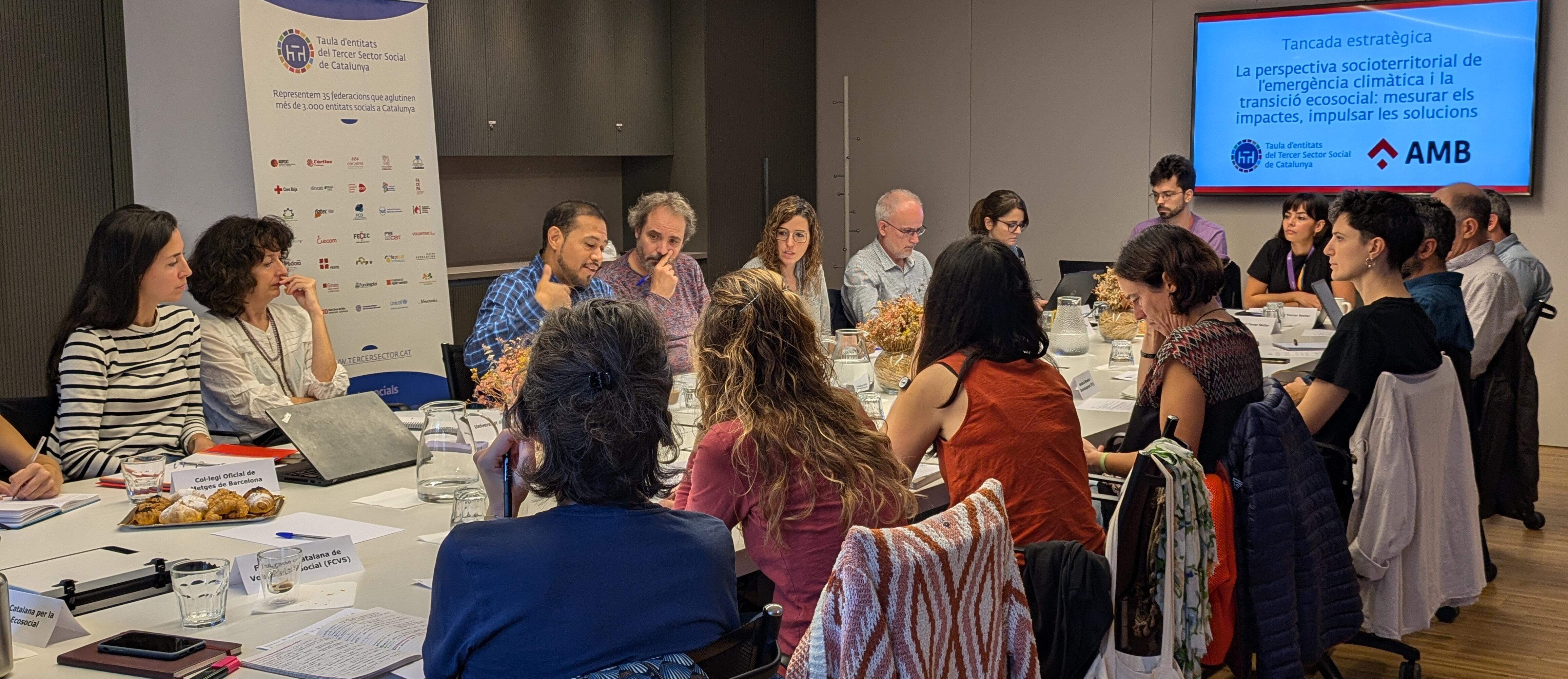 Imatge de la trobada impulsada per la Taula sobre la perspectiva socioterritorial en la lluita contra el canvi climàtic i la transició ecològica