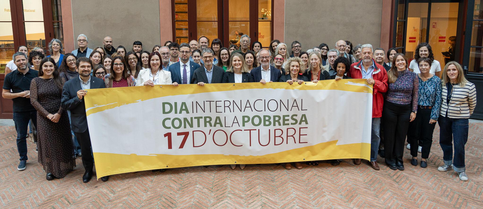 Fotografia institucional durant l'Acte del Dia Internacional per l'Erradicació de la Pobresa