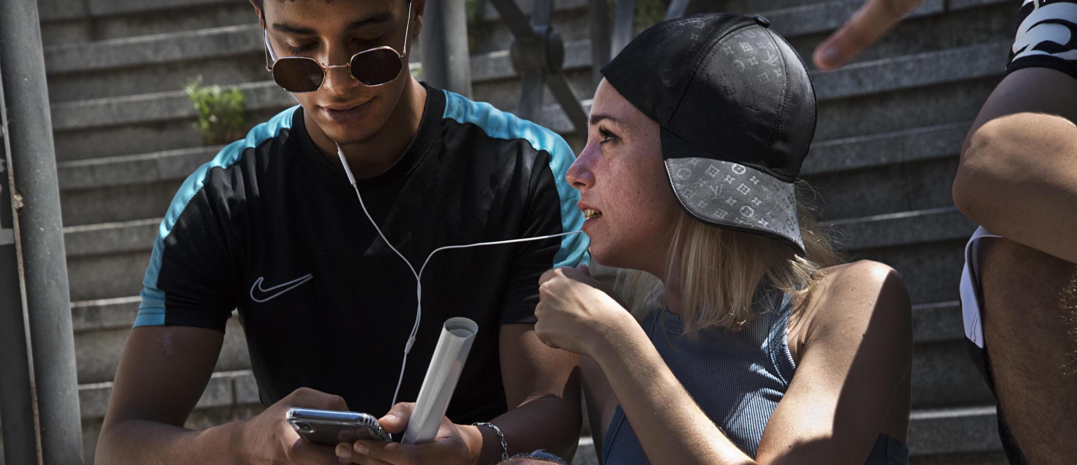 Imatge d'una parella de joves