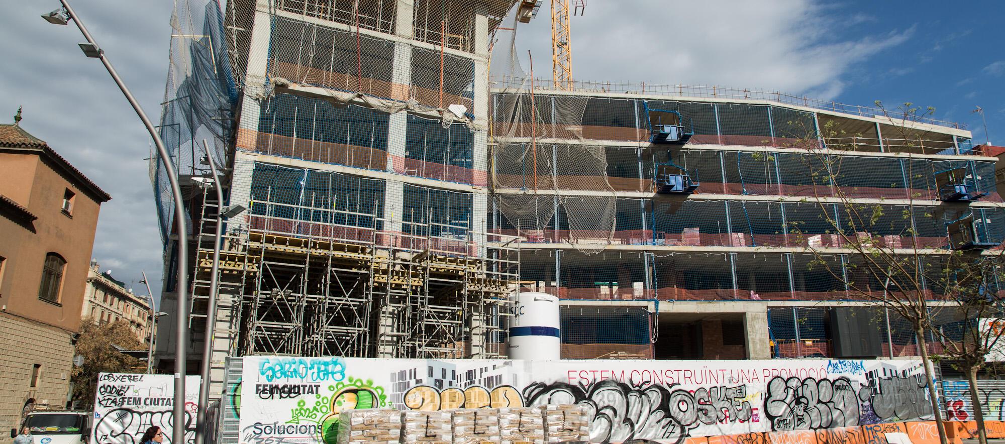 Imatge de pisos en construcció a Barcelona