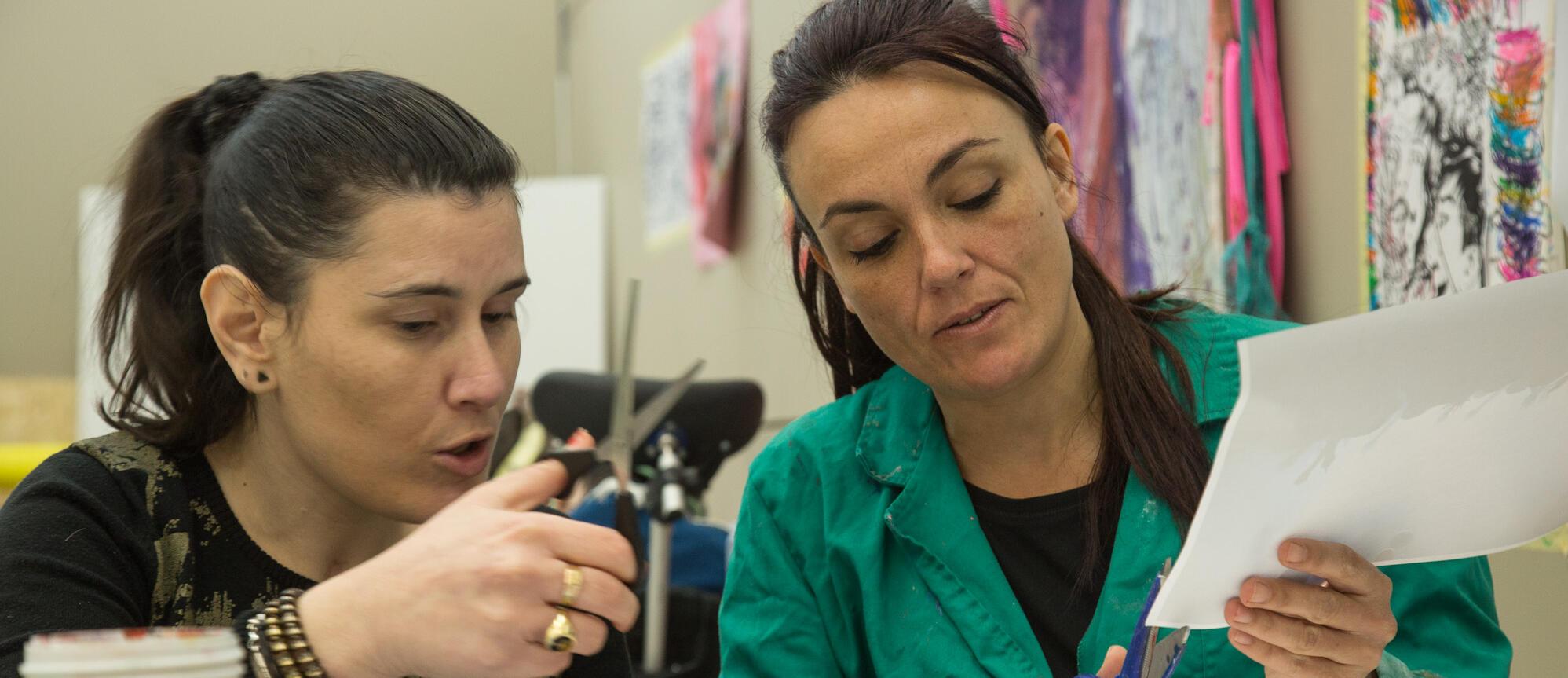 Persones al servei de teràpia ocupacional a Sínia.